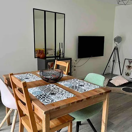 Cocon Aux Portes De Paris - Free Parking - Metro 7 & 14 Apartment