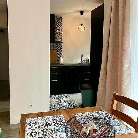 Cocon Aux Portes De Paris - Free Parking - Metro 7 & 14 Apartment *