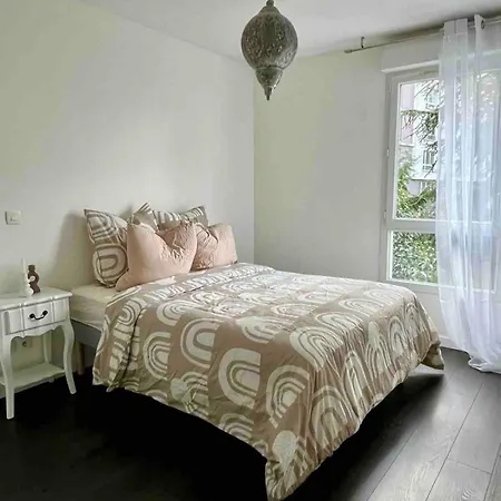 Cocon Aux Portes De Paris - Free Parking - Metro 7 & 14 Apartment